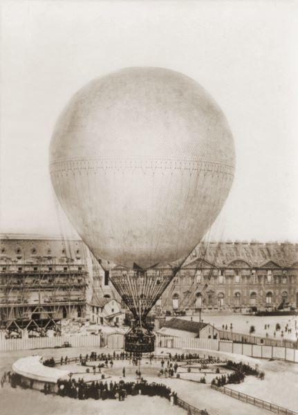 Mr. Henry Giffardâ€™s Balloon at the Tuilleries, 1878